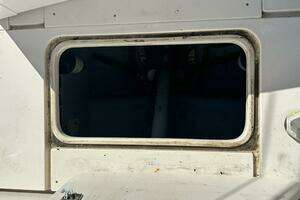 1994 Intrepid 376 Walkaround thumbnail 135