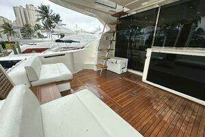 2014 Ferretti Yachts 530 thumbnail 5