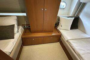 2014 Ferretti Yachts 530 thumbnail 37