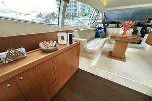 2014 Ferretti Yachts 530 thumbnail 9