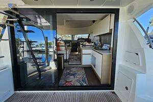 2018 Prestige 460 Fly thumbnail 5