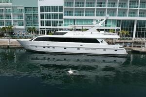 97FT (29.57M) HARGRAVE Worth Avenue Yachts
