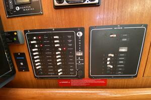 Monarch 35ft Hunter Yacht For Sale