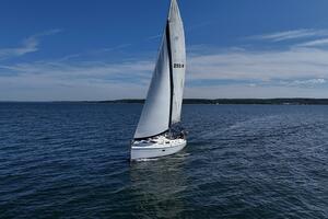 Monarch 35ft Hunter Yacht For Sale