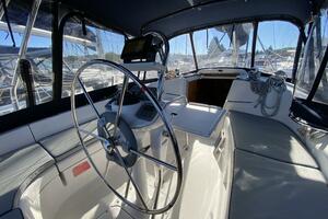 Monarch 35ft Hunter Yacht For Sale