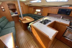 Monarch 35ft Hunter Yacht For Sale