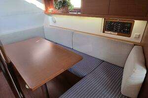2014 Beneteau Oceanis 41 thumbnail 15