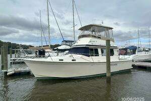 1994 Sabreline Sedan Flybridge thumbnail 2