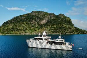 THE BEAST 128ft Profab Central Engineering Yacht For Sale