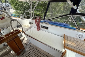 1984 Hallberg-Rassy 49 thumbnail 21