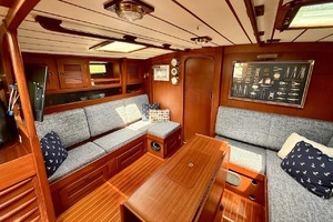 1984 Hallberg-Rassy 49 thumbnail 23