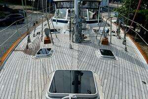 1984 Hallberg-Rassy thumbnail 10