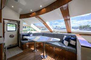2009 Hatteras Enclosed Bridge thumbnail 14
