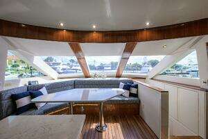 2009 Hatteras Enclosed Bridge thumbnail 13