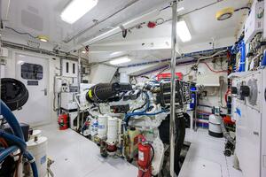 SAPPHIRE 72ft Hatteras Yacht For Sale