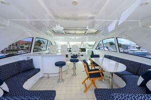 2009 Hatteras Enclosed Bridge thumbnail 32