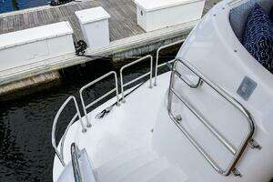 2009 Hatteras Enclosed Bridge thumbnail 49