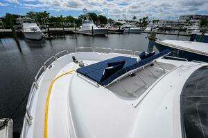 2009 Hatteras Enclosed Bridge thumbnail 42