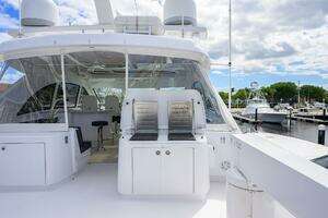 2009 Hatteras Enclosed Bridge thumbnail 41