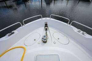 2009 Hatteras Enclosed Bridge thumbnail 43
