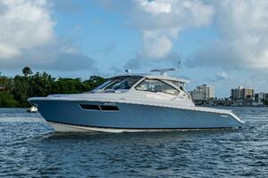 36ft Pursuit Yacht For Sale