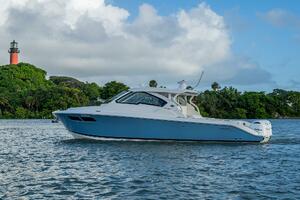 36ft Pursuit Yacht For Sale
