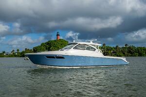 36ft Pursuit Yacht For Sale