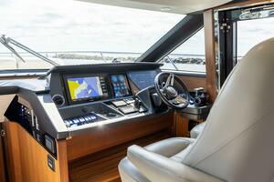 2019 Princess S65-CREWSZING- Helm