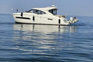 37ft Carver Yacht For Sale
