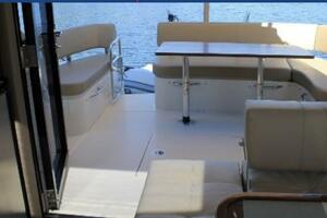 37ft Carver Yacht For Sale