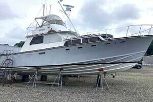 1967 Custom 42’ Flybridge Cruiser thumbnail 2