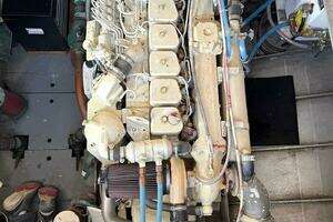 1967 Custom 42’ Flybridge Cruiser thumbnail 37