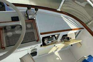 1967 Custom 42’ Flybridge Cruiser thumbnail 18