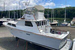 1967 Custom 42’ Flybridge Cruiser thumbnail 8