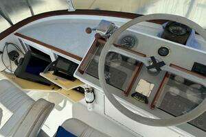 1967 Custom 42’ Flybridge Cruiser thumbnail 17