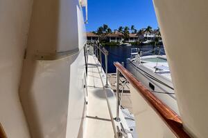 Rubber Ducky 48ft Hatteras Yacht For Sale