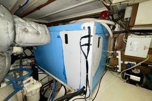 Rubber Ducky 48ft Hatteras Yacht For Sale
