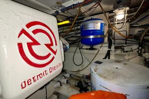 Rubber Ducky 48ft Hatteras Yacht For Sale