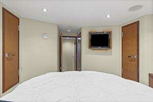 2008 Hatteras 60 Convertible thumbnail 20
