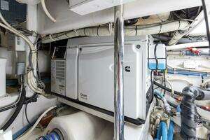 2008 Hatteras 60 Convertible thumbnail 44