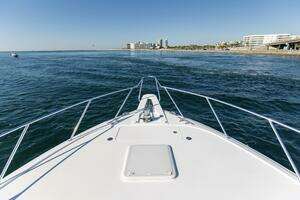 2008 Hatteras 60 Convertible thumbnail 36