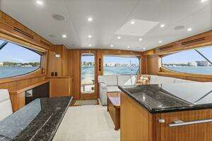2008 Hatteras 60 Convertible thumbnail 2
