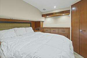 2008 Hatteras 60 Convertible thumbnail 16
