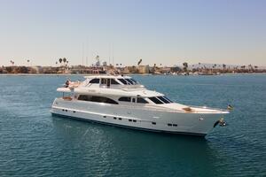 REVERIE 98ft Horizon Yacht For Sale