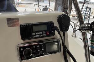18ft Boston Whaler Yacht For Sale