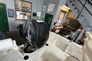18ft Boston Whaler Yacht For Sale