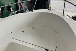 18ft Boston Whaler Yacht For Sale