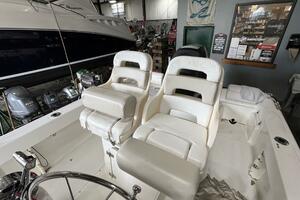 18ft Boston Whaler Yacht For Sale