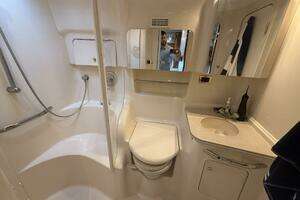 2001 Sea Ray 410 Sundancer thumbnail 21