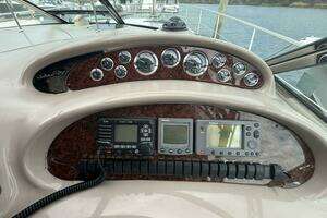 2001 Sea Ray 410 Sundancer thumbnail 10